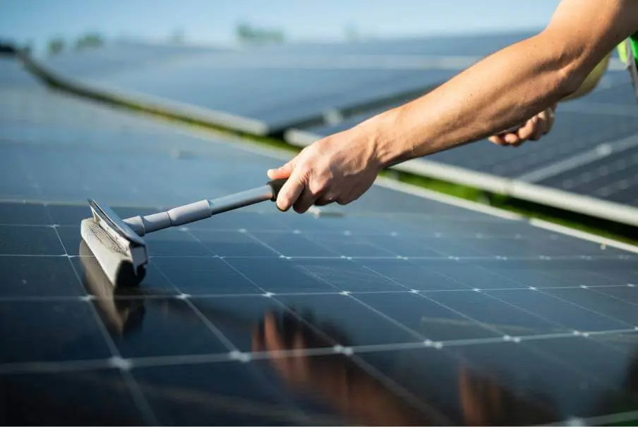 a-guide-to-solar-panel-cleaning